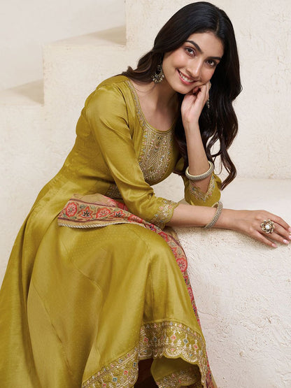Dhiyona CH Women Floral Printed Kurta with Trousers & Dupatta