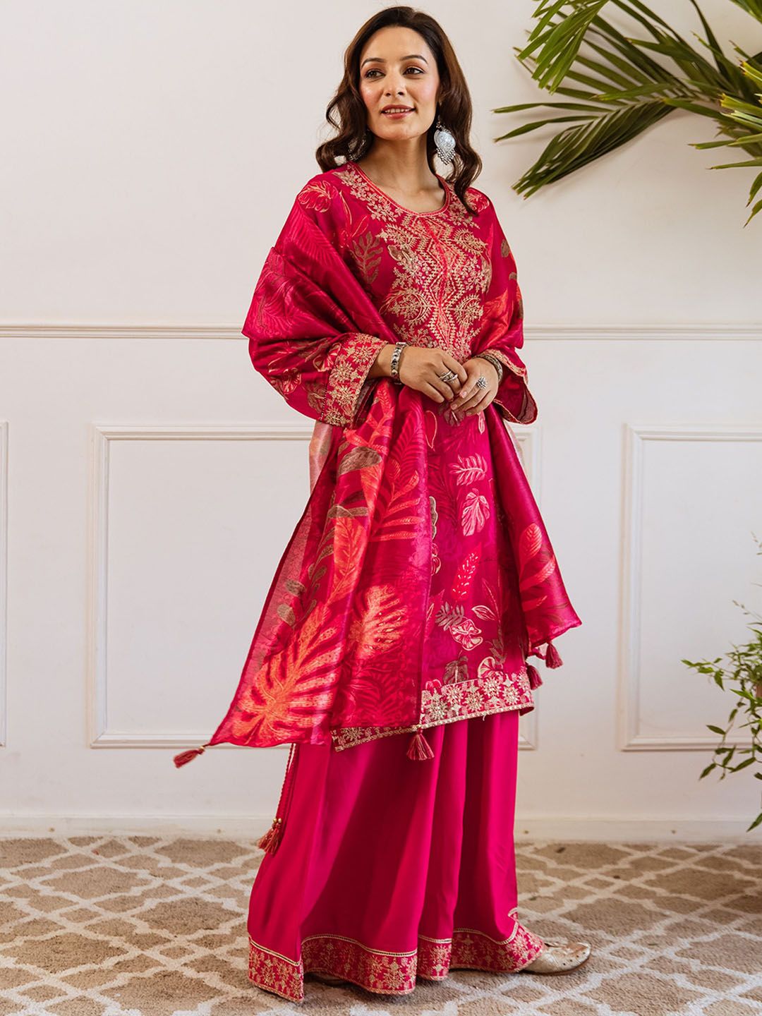 Dhiyona KL Women Floral Printed Kurta with Sharara & Dupatta
