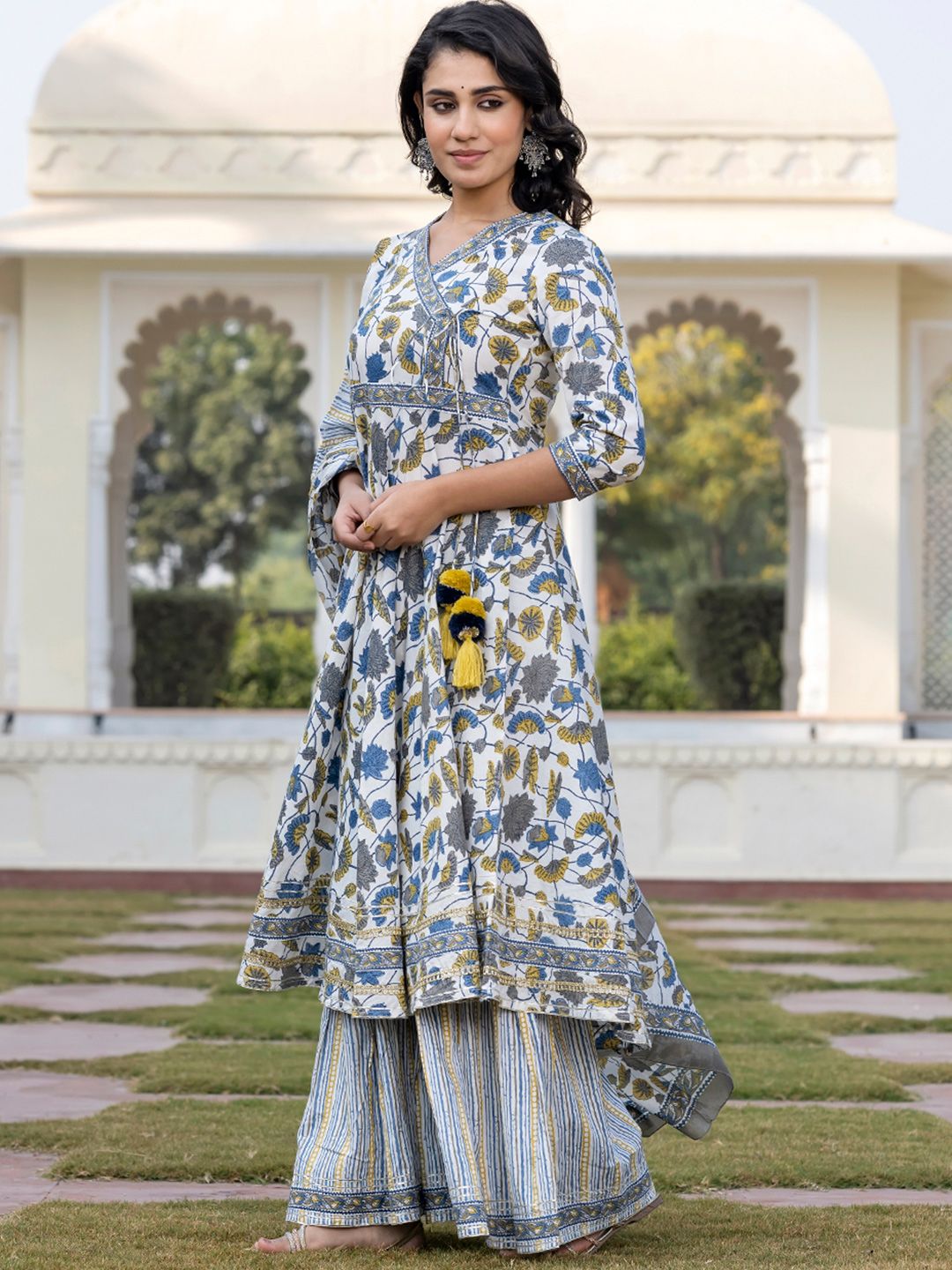 Dhiyona KL Women Floral Printed Angrakha Pure Cotton Kurta with Palazzos & With Dupatta