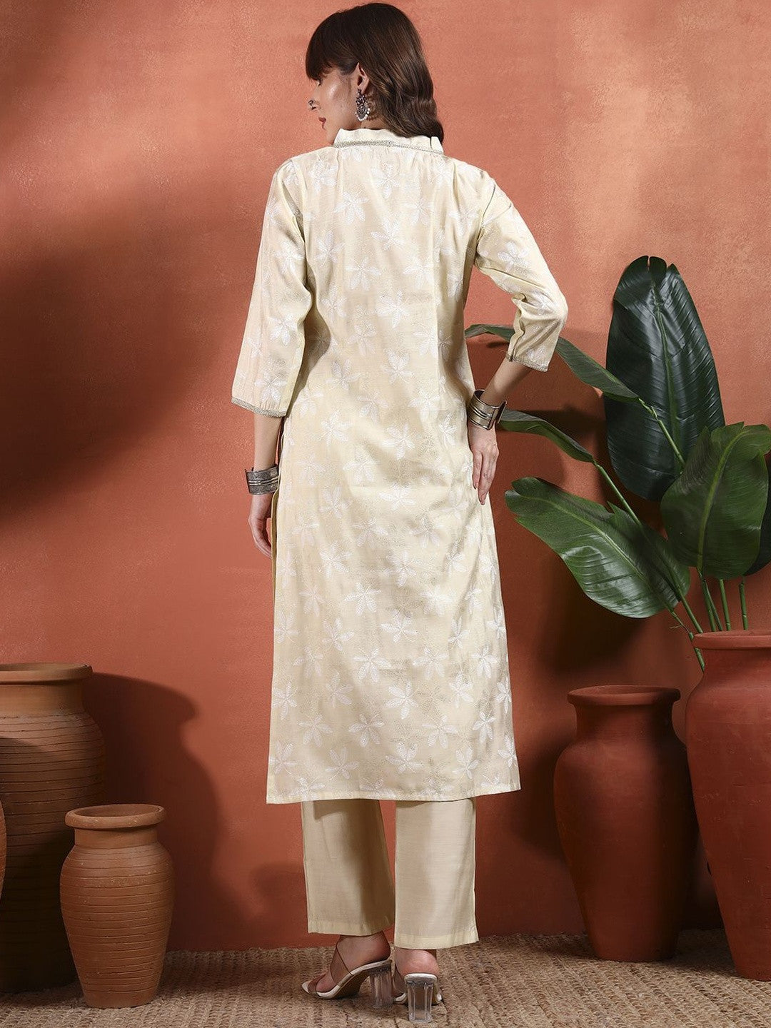 Floral Printed V-Neck Thread Work Straight Kurta With Trousers