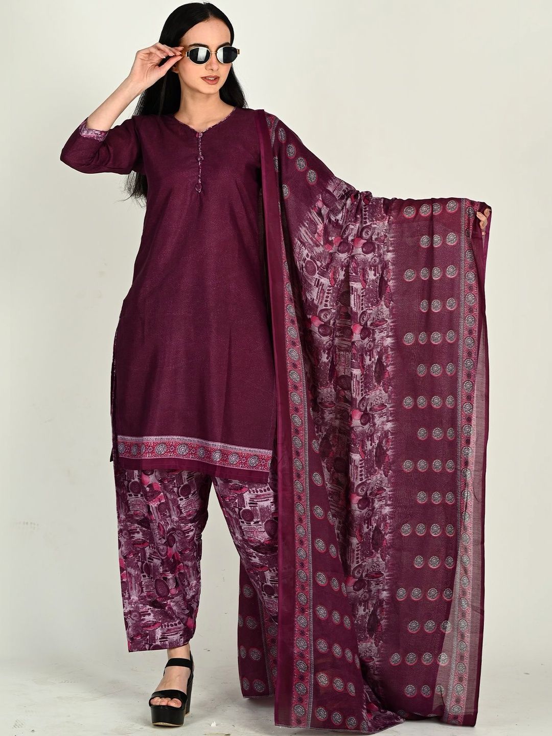 Dhiyona KL Women Ethnic Motifs Regular Kurta with Patiala & With Dupatta