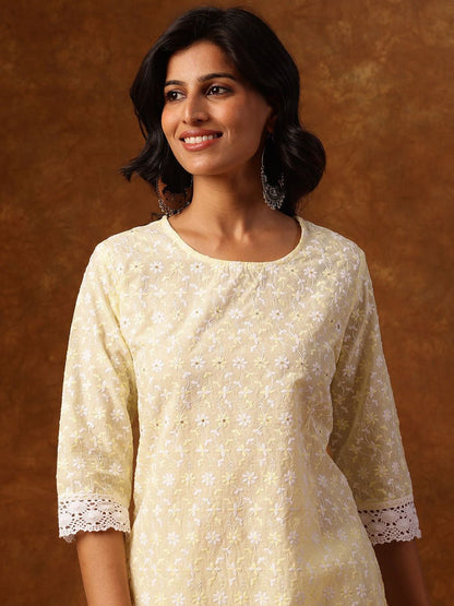 Dhiyona AN Floral Embroidered Round Neck Thread Work Straight Kurta & Sharara With Dupatta
