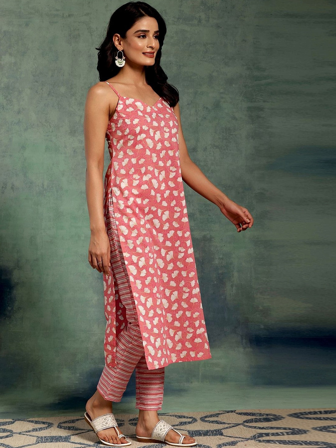 Women Ethnic Motifs Printed Regular Kurta with Trousers & With Dupatta