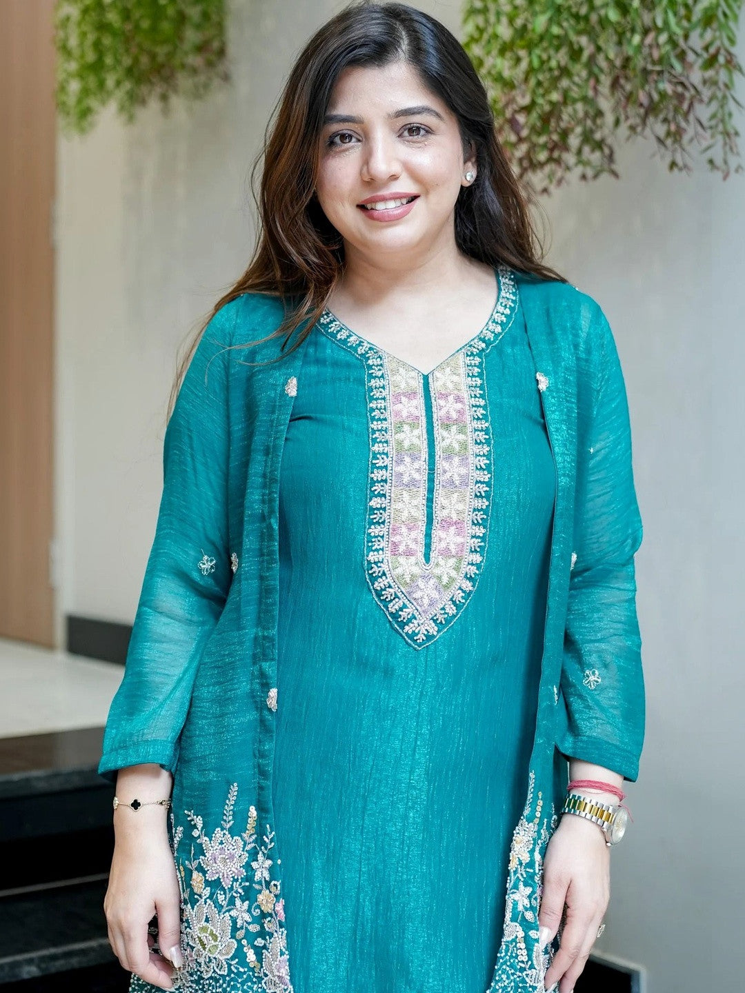 Women Ethnic Motifs Embroidered Regular Thread Work Kurta with Trousers