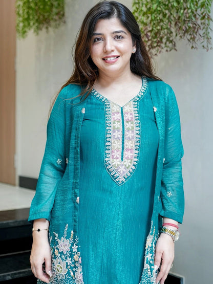 Women Ethnic Motifs Embroidered Regular Thread Work Kurta with Trousers