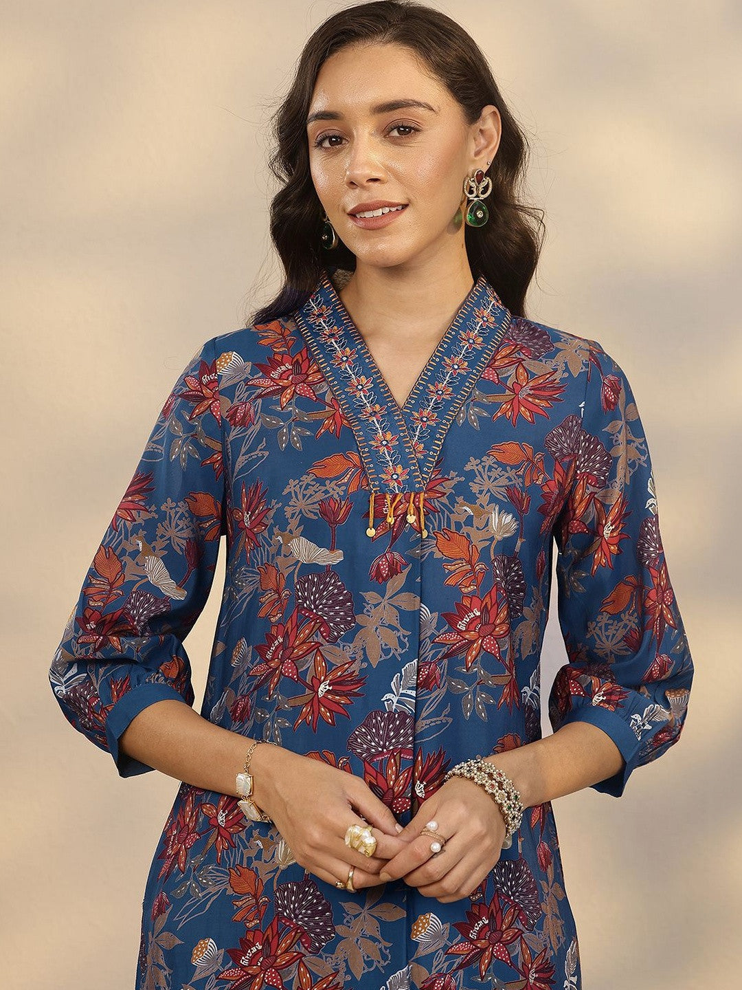 Women Floral Printed Regular Kurta with Trousers & With Dupatta