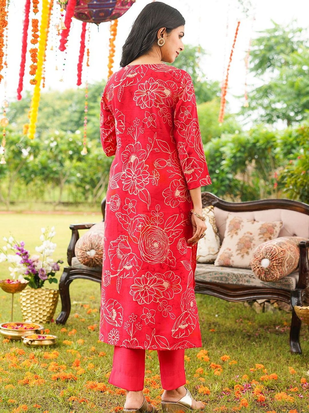Dhiyona KL Floral Printed Straight Thread Work Kurta With Trouser & Dupatta