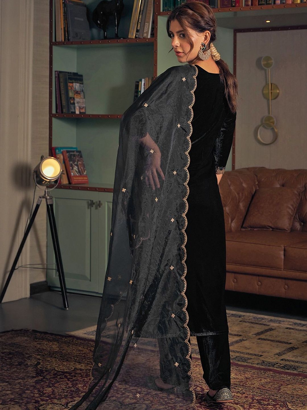 Dhiyona CH Floral Yoke Design Velvet Straight Kurta With Trousers & Dupatta