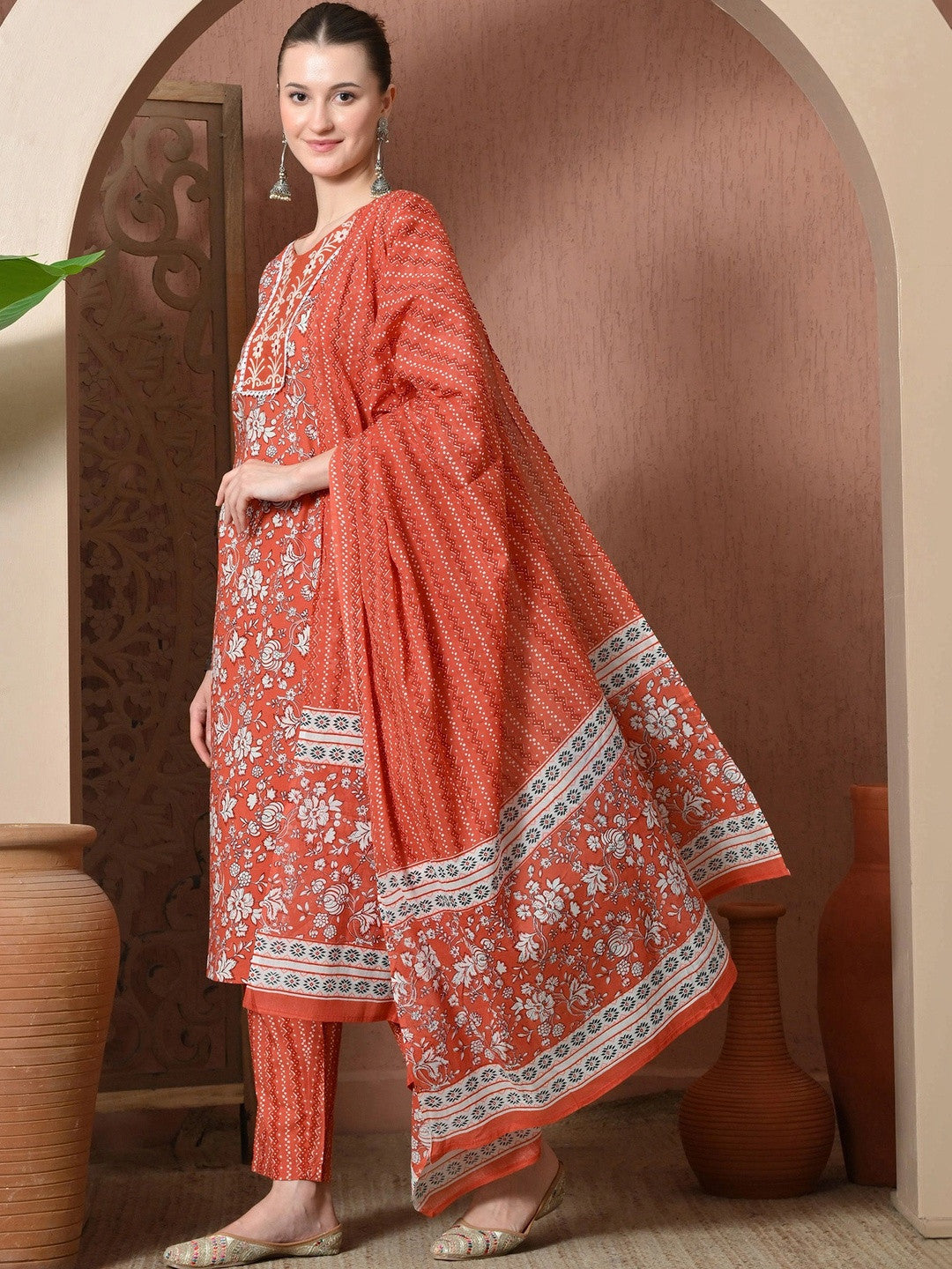 Women Floral Printed Regular Thread Work Pure Cotton Kurta with Trousers & With Dupatta