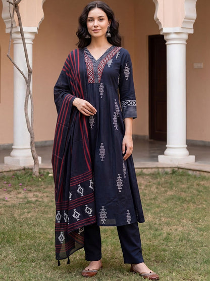 Women Ethnic Motifs Embroidered Panelled Thread Work Pure Cotton Kurta with Trousers & With Dupatta