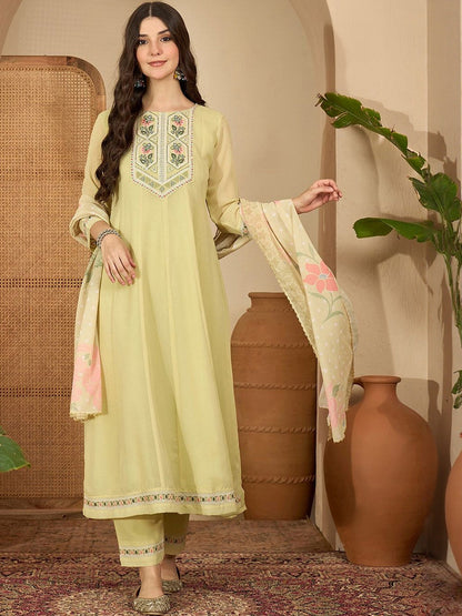Women Floral Embroidered Pleated Thread Work Kurta with Trousers & With Dupatta