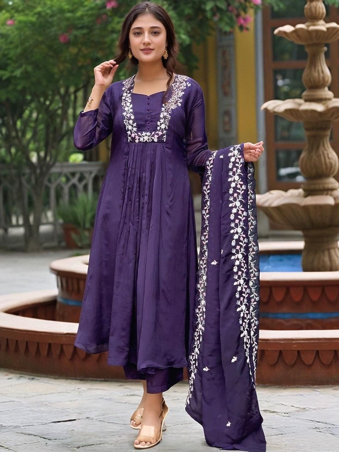 Dhiyona KL Women Begani Rayon Blend Solid Anarkali Kurta Set With Dupatta