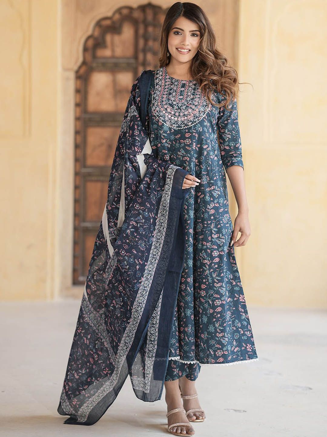 Dhiyona KL Women Floral Embroidered Regular Thread Work Pure Cotton Kurta with Trousers & With Dupatta