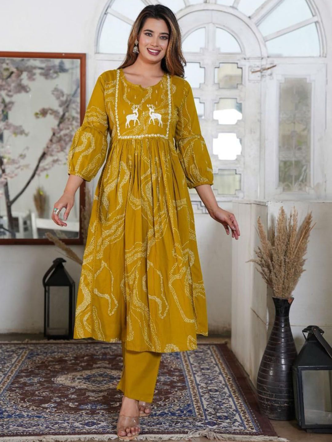 Dhiyona KL Abstract Printed Notch Neck Thread Work Pure Cotton Kurta With Trousers & Dupatta