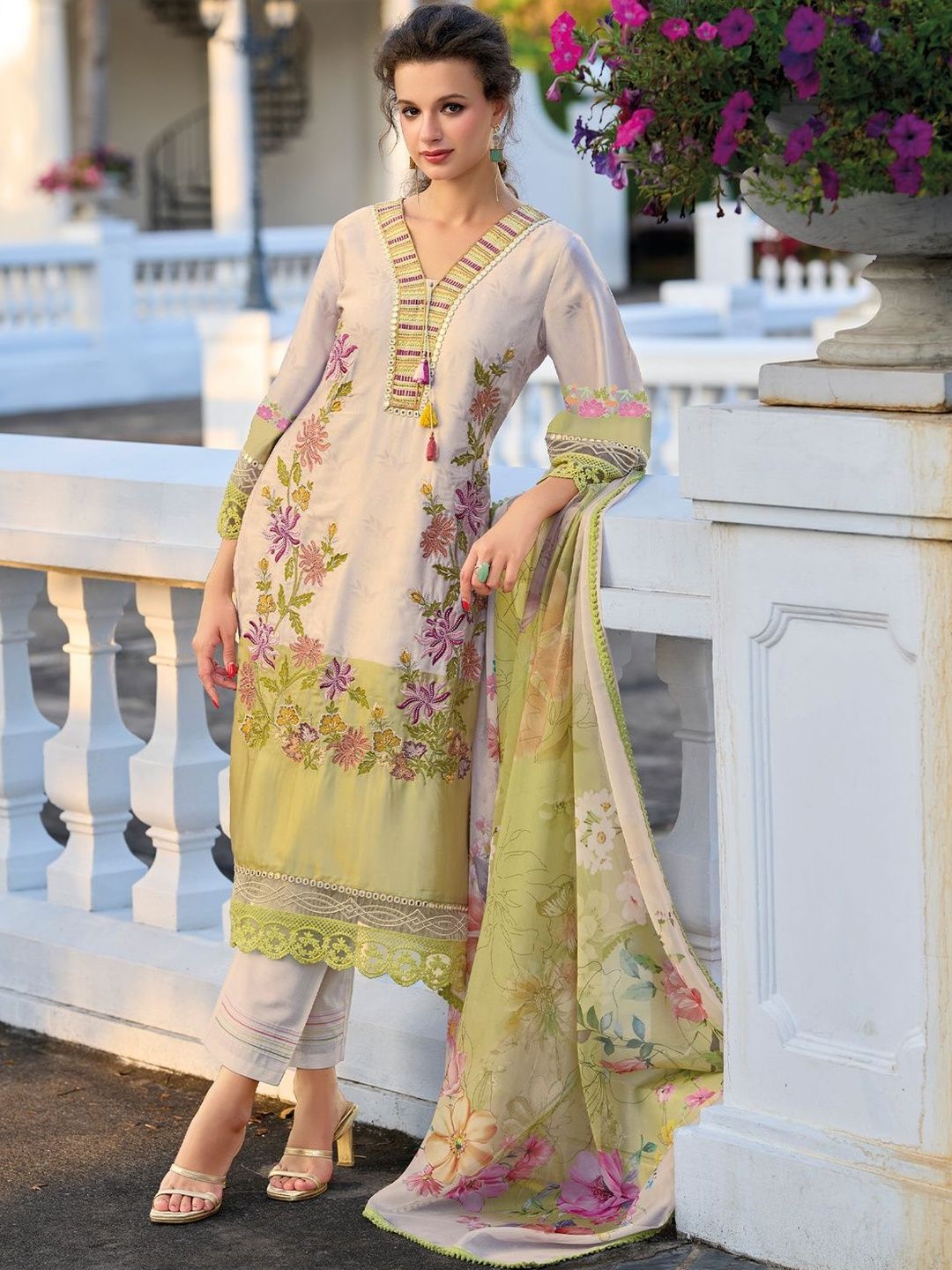 Dhiyona IE Women Floral Embroidered Regular Mirror Work Kurta with Trousers & Dupatta