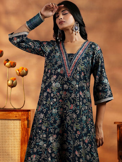 Women Floral Printed Regular Thread Work Kurta with Harem Pants & With Dupatta