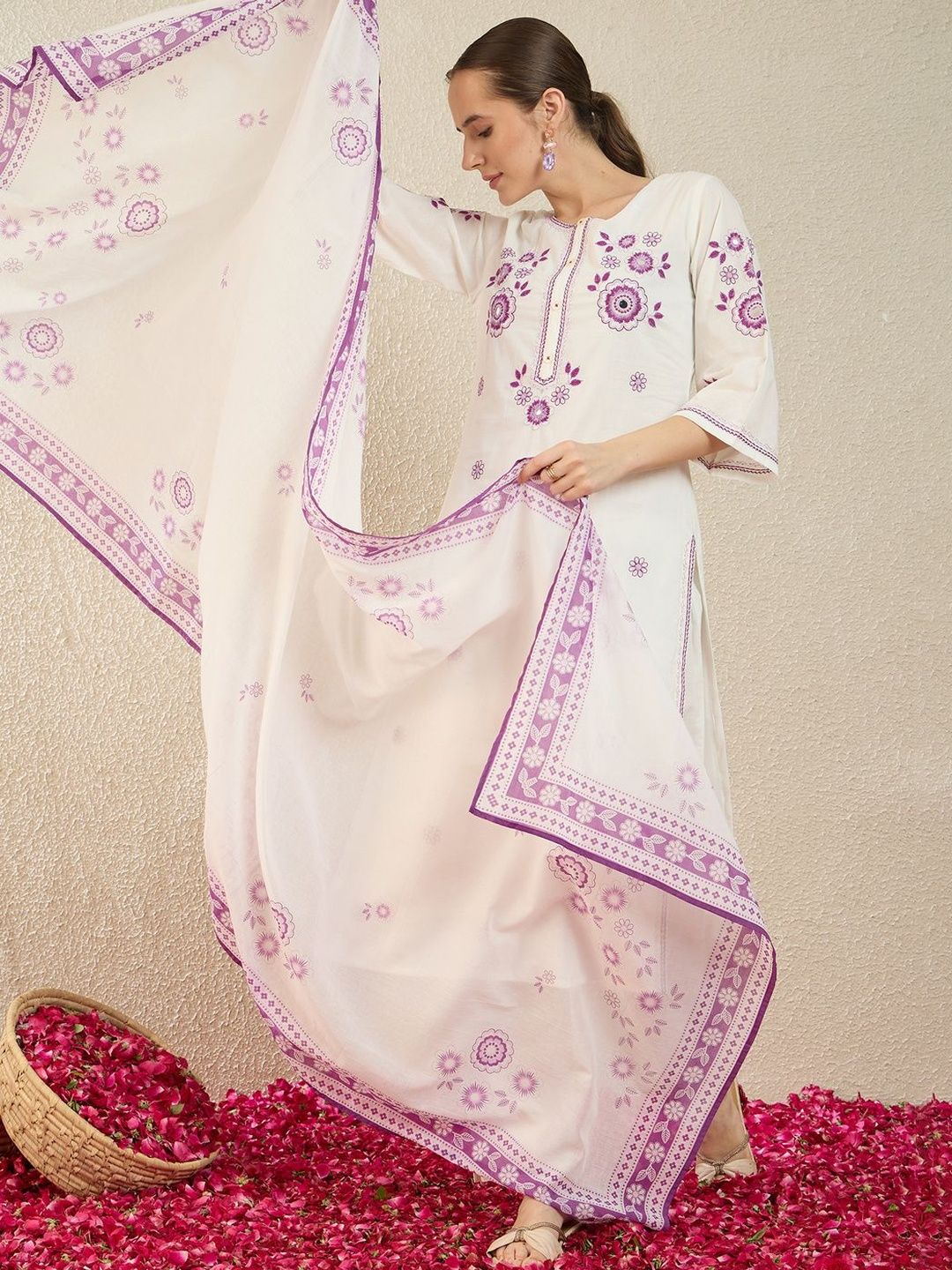 Women Floral Embroidered Regular Thread Work Pure Cotton Kurta with Trousers & With Dupatta