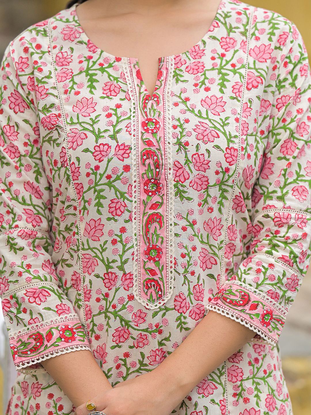 Dhiyona KL Women Floral Printed Cotton Kurta with Trousers & Dupatta