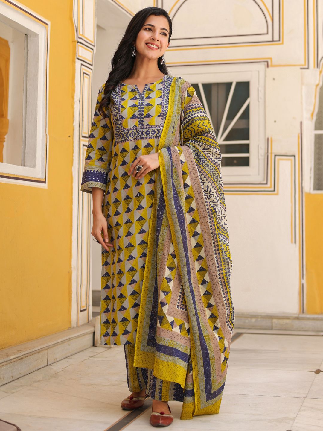 Dhiyona RR Women's Geometric Printed Pure Cotton Straight Kurta With Trousers & Dupatta