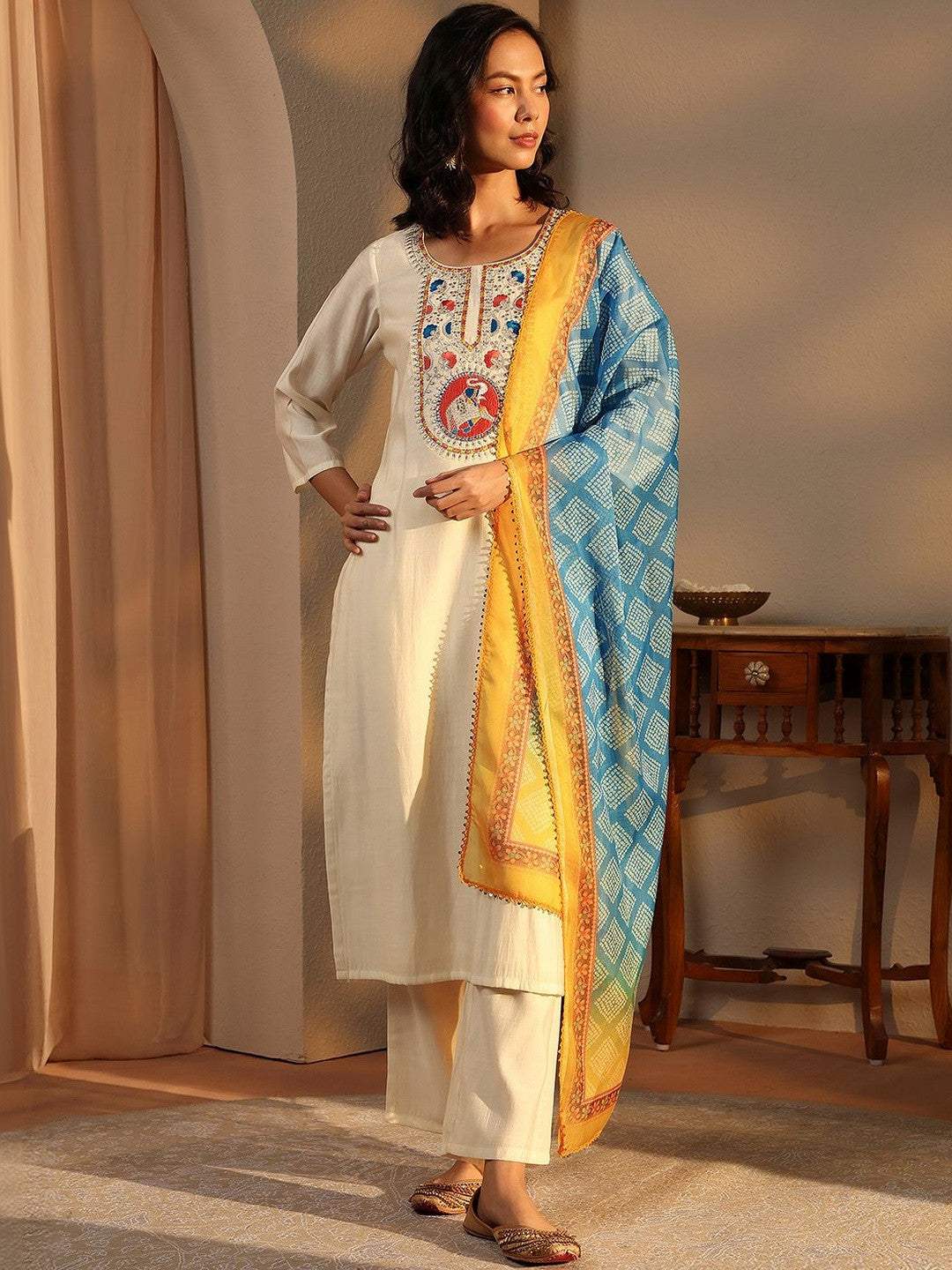 Women Ethnic Motifs Embroidered Regular Thread Work Chanderi Silk Kurta with Trousers & With Dupatta