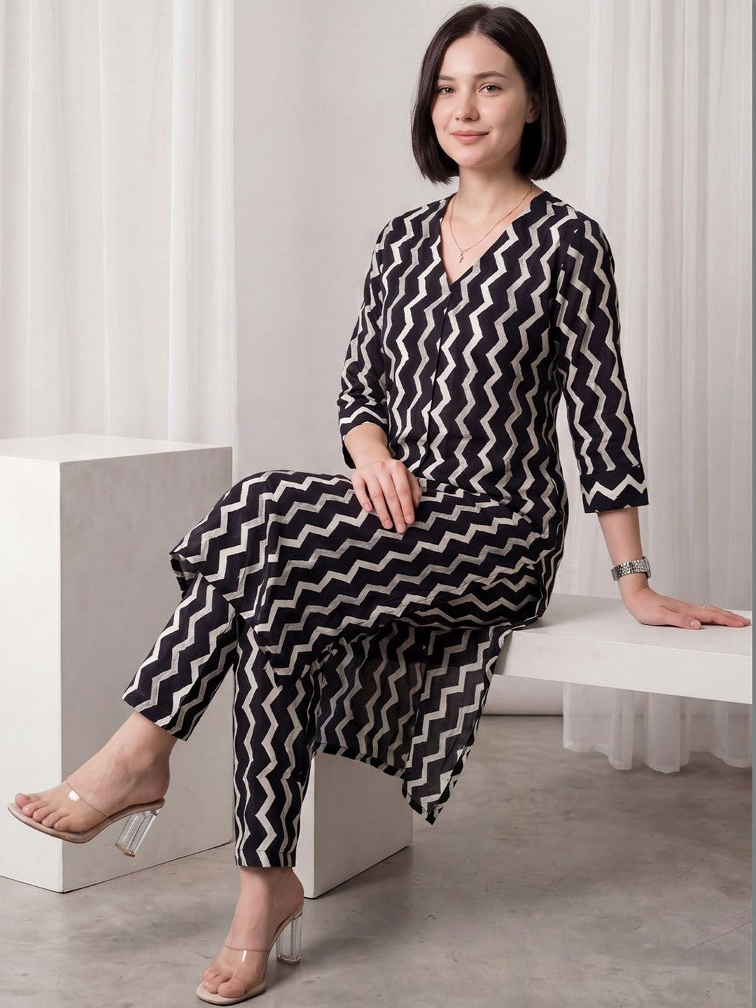 Women Printed Regular Pure Cotton Kurta with Trousers