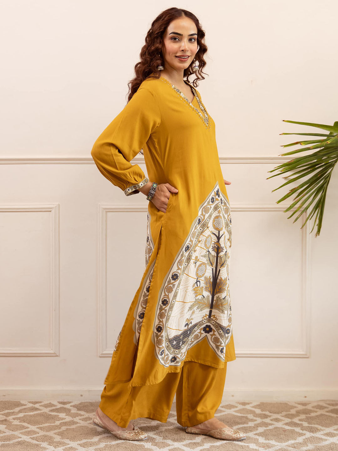 Women Floral Printed Regular Sequinned Kurta with Palazzos