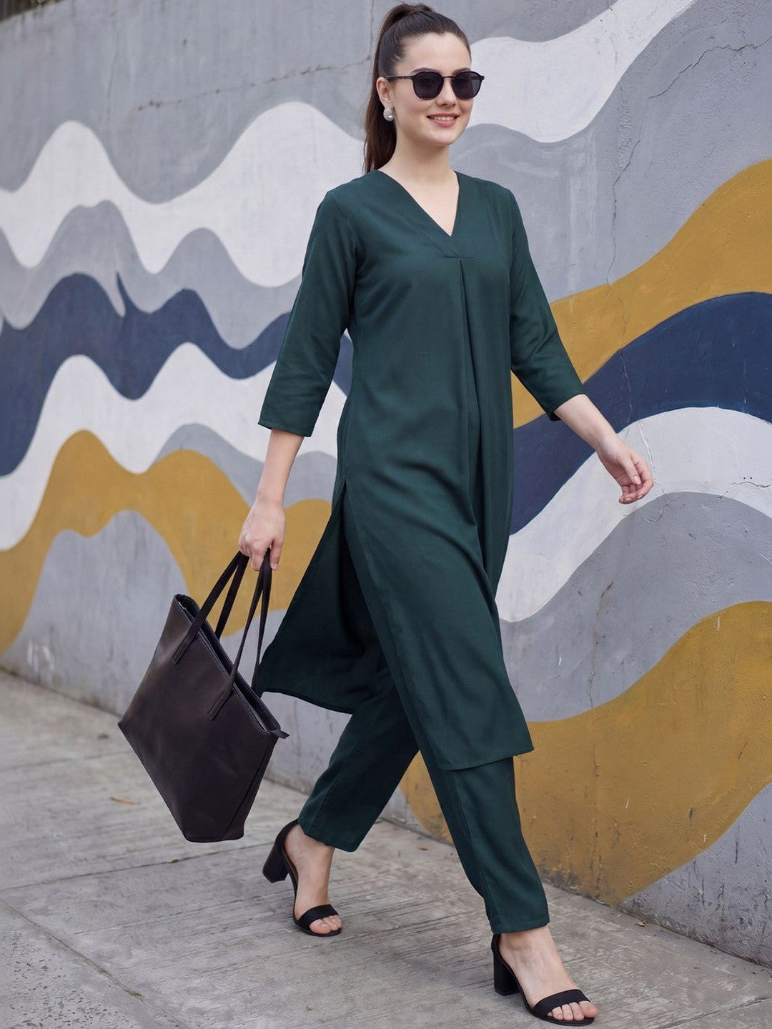 Women Regular Kurta with Trousers