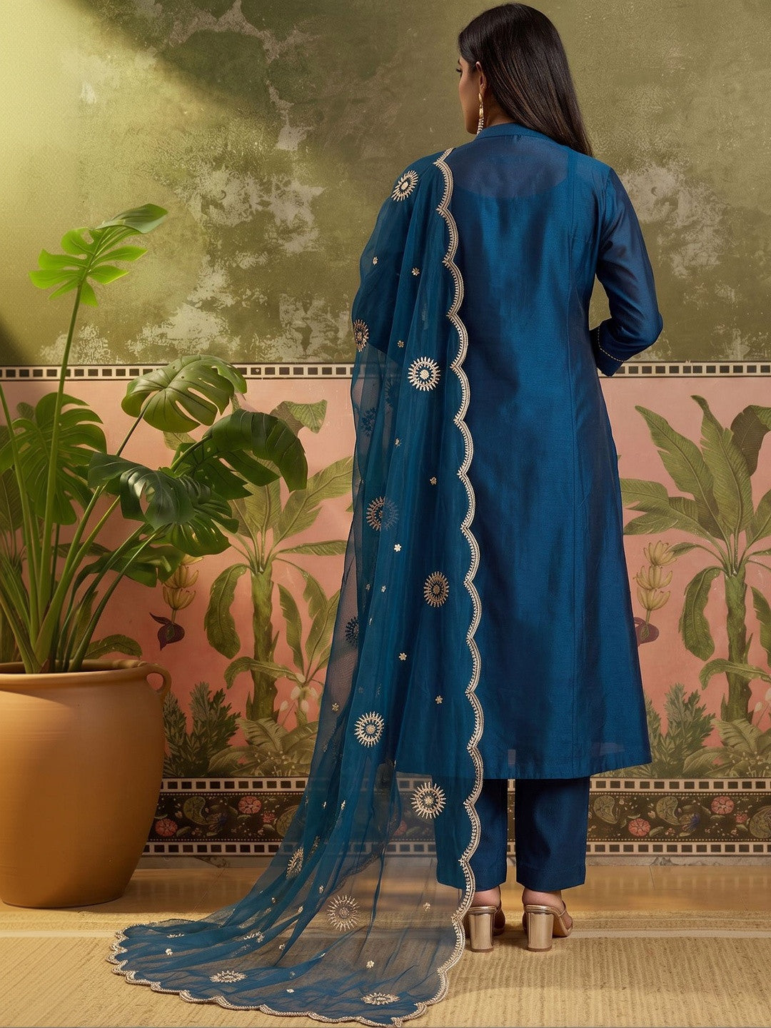 Round Neck Kurta & Trousers With Dupatta Set