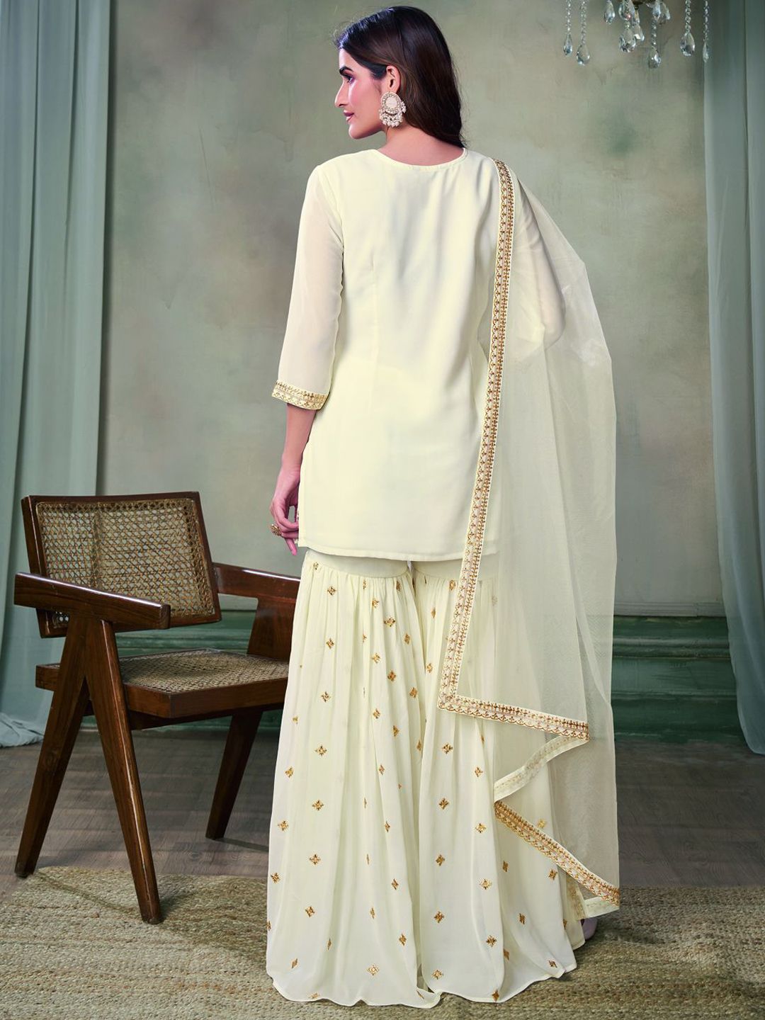 Dhiyona IN Women Floral Zari and Sequinned Embroidered Kurta Set with Dupatta