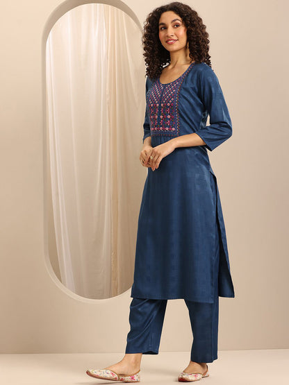 Women Floral Kurta with Trousers & With Dupatta