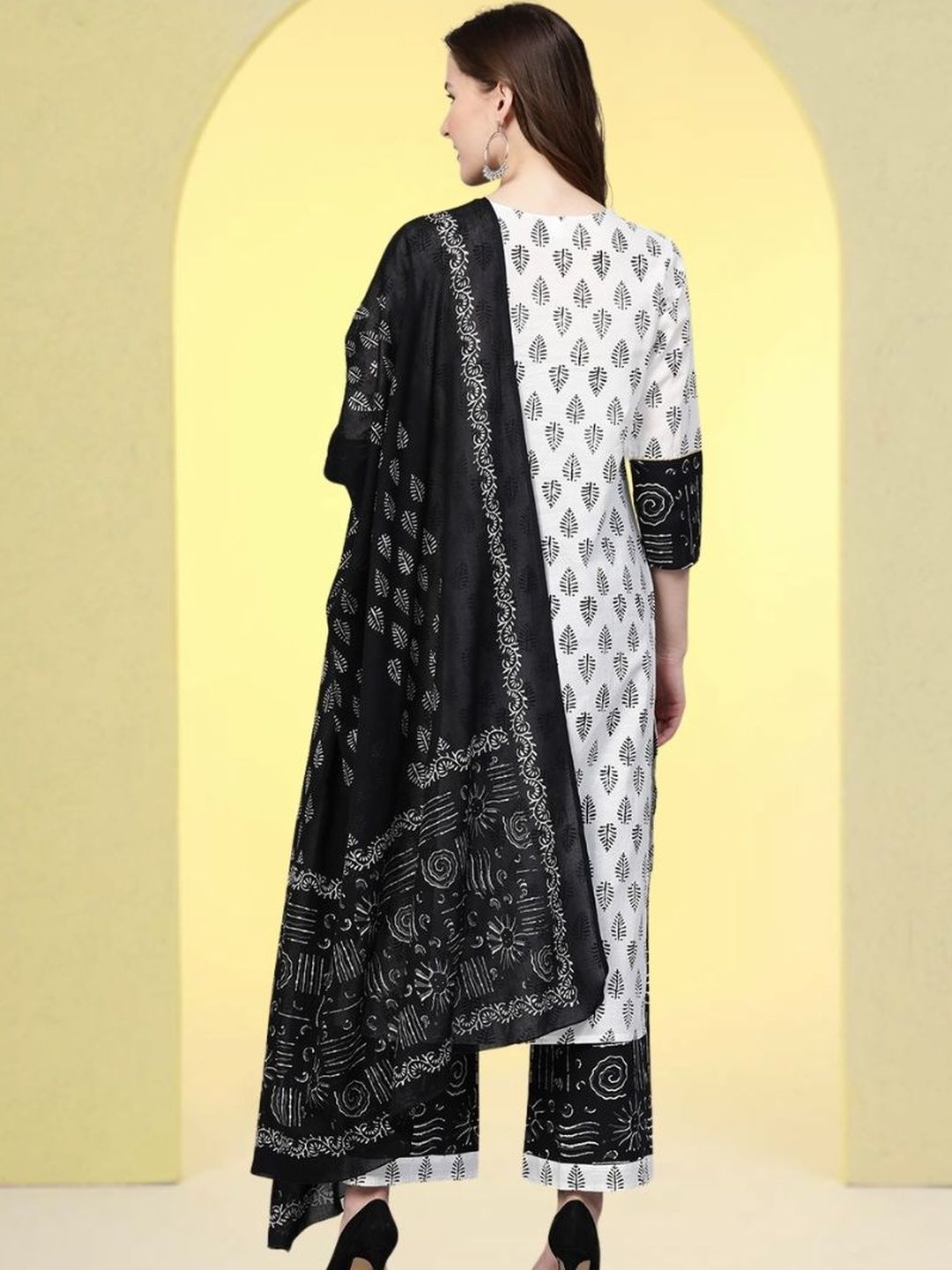 Dhiyona KL Women Ethnic Motifs Printed Regular Kurta with Palazzos & Dupatta