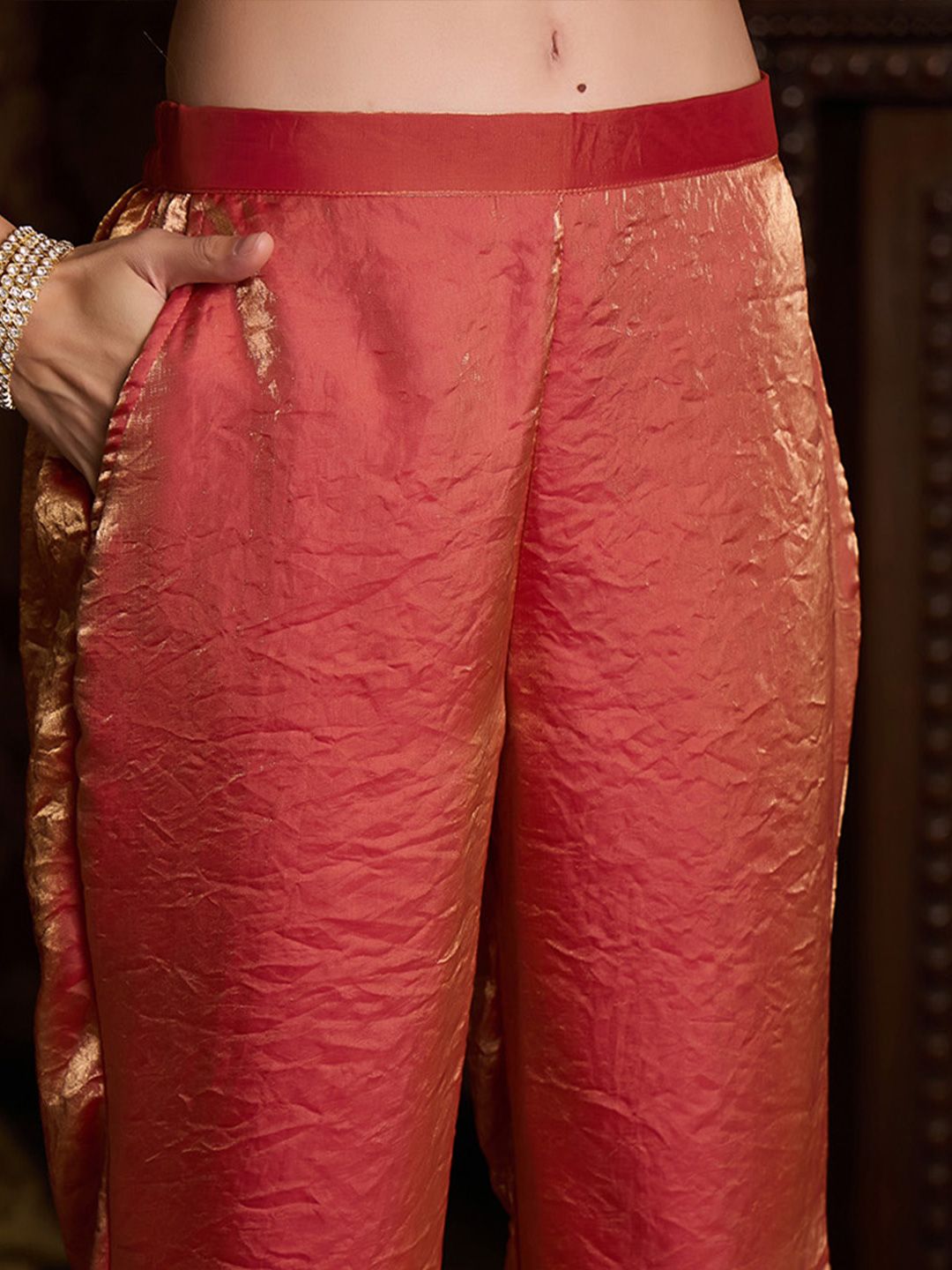 Dhiyona CH Women Textured Regular Kurta with Trousers