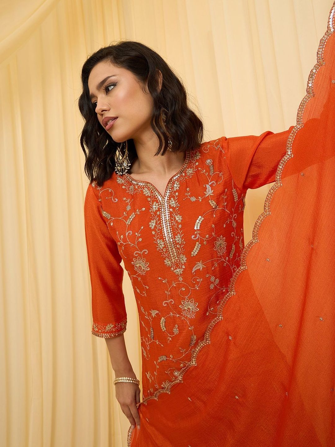 Dhiyona CH Women Sequins Embroidered Kurta Set