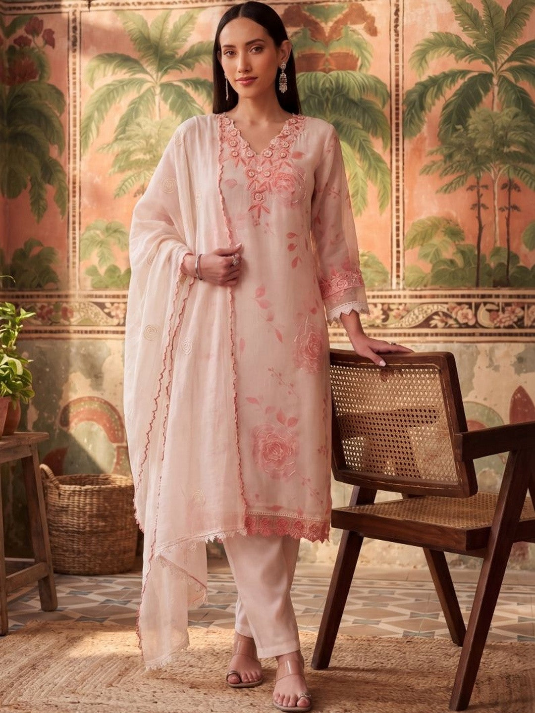 Women Floral Printed Regular Thread Work Kurta with Trousers & With Dupatta