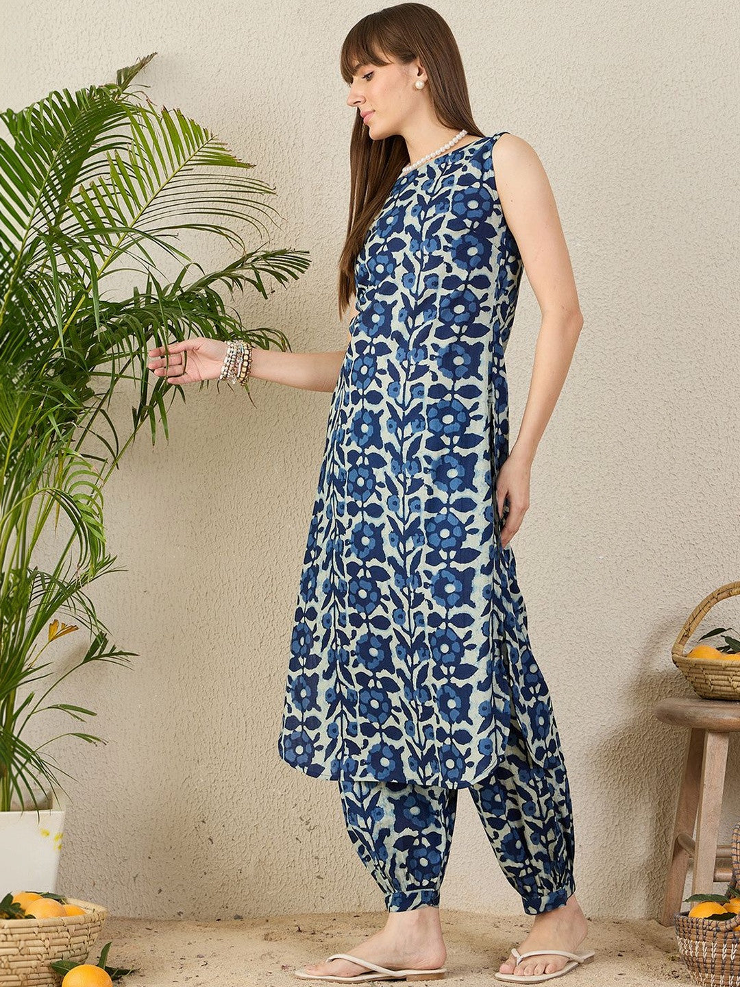 Women Floral Printed Regular Pure Cotton Kurta with Patiala