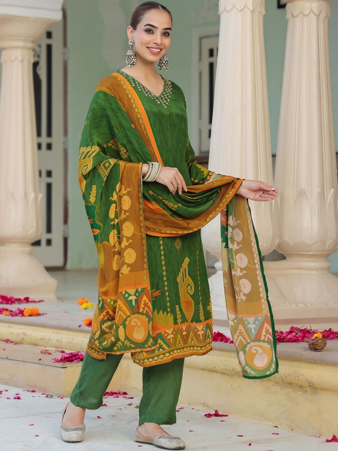 Dhiyona RR Women's Ethnic Motifs Printed Beads and Stones Kurta Set With Dupatta
