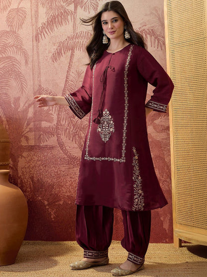 Embroidered Round-Neck Kurta & Harem Pants