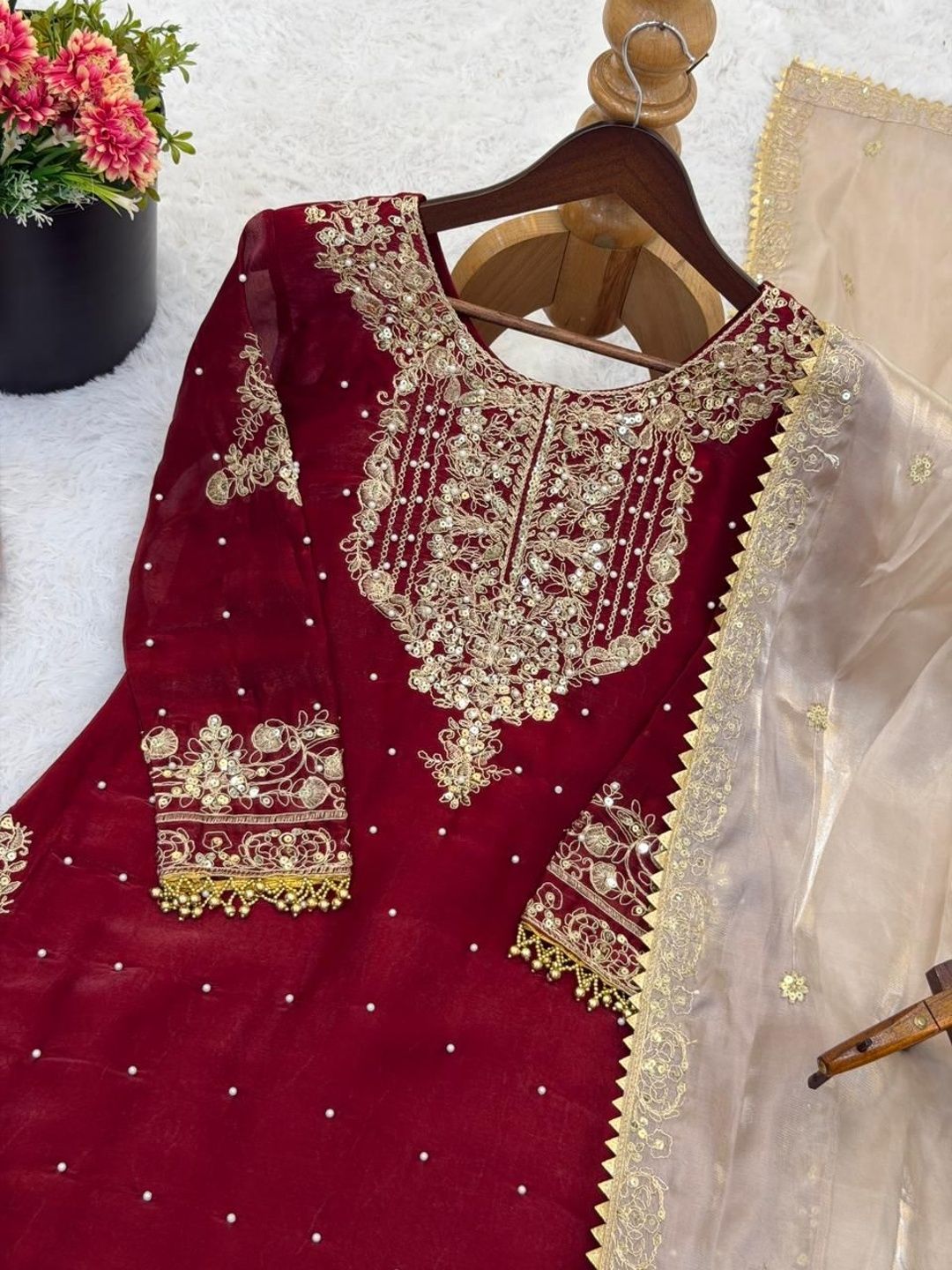 Dhiyona KL Women Ethnic Motifs Embroidered Regular Thread Work Kurta with Sharara & With Dupatta