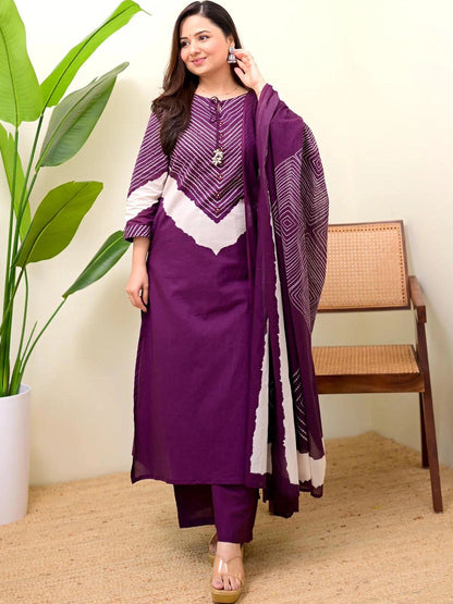 Women Dyed Regular Pure Cotton Kurta with Trousers & With Dupatta