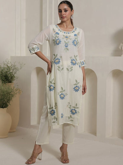 Women Floral Embroidered Thread Work Pure Cotton Kurta with Trousers & Dupatta