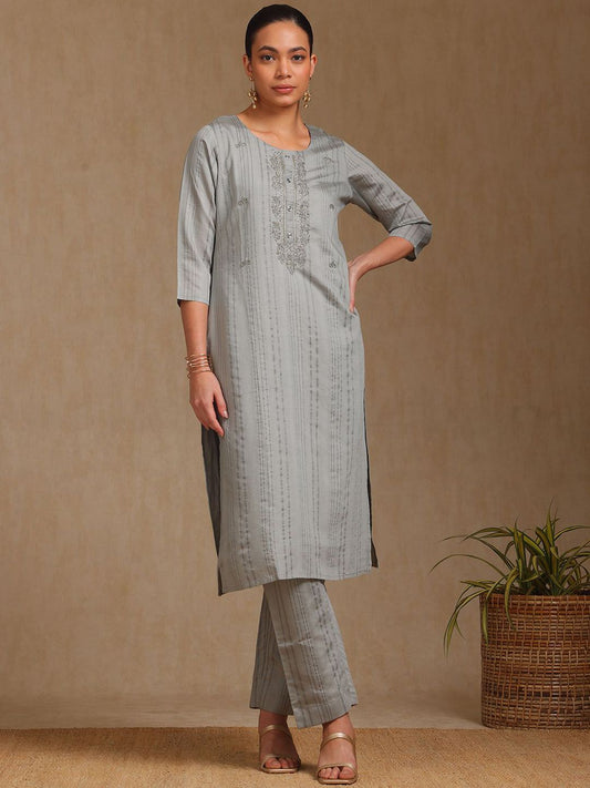 Dhiyona SO Women's Women Embroidered Regular Beads and Stones Kurta with Trousers