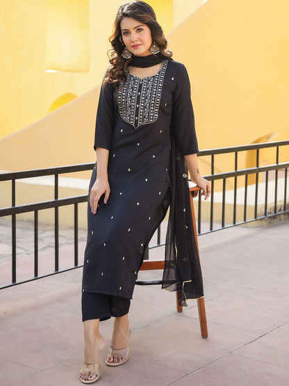 Dhiyona KL Women Floral Embroidered Regular Kurta with Trousers & With Dupatta