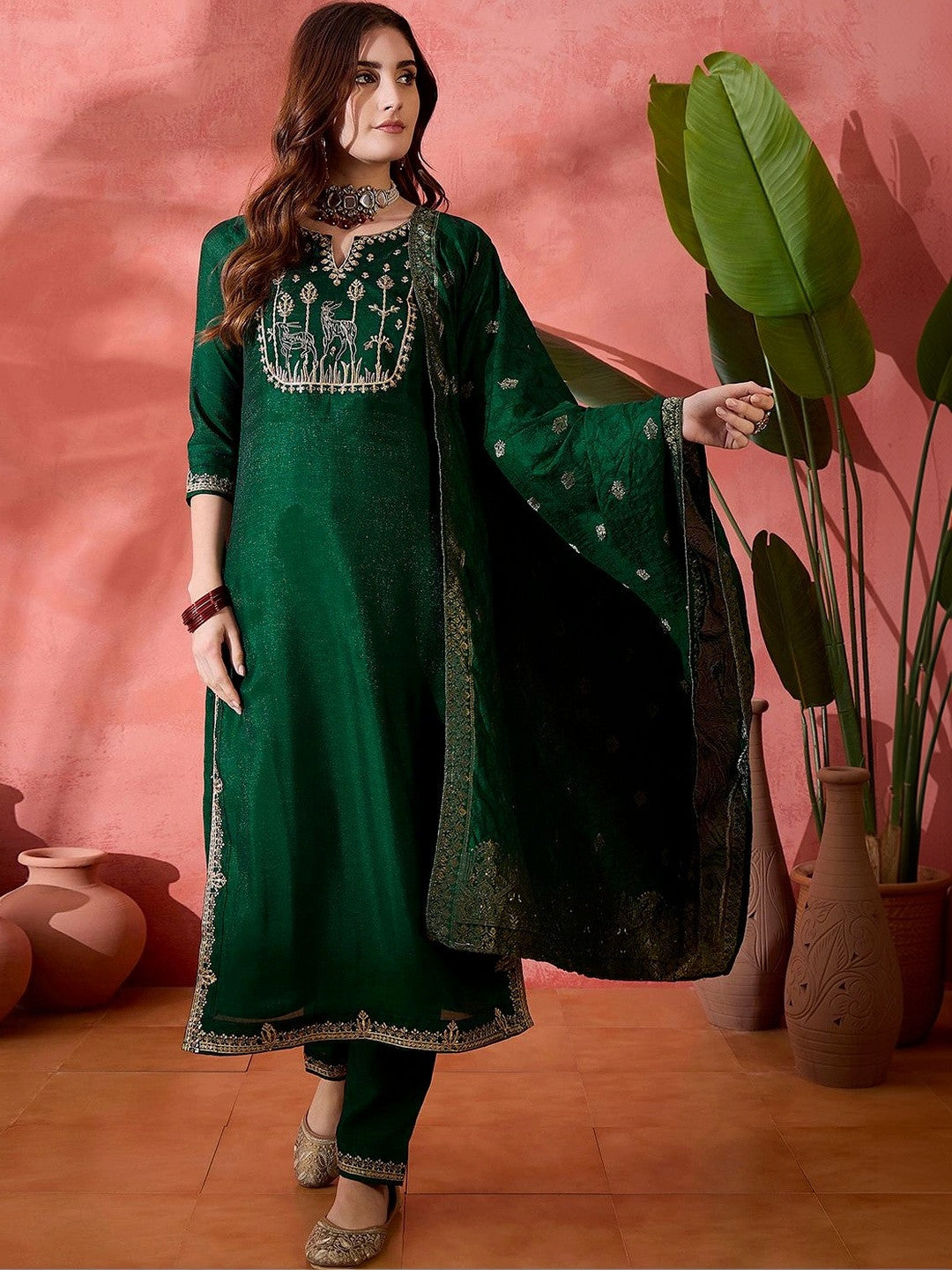 Women Floral Embroidered Regular Thread Work Kurta with Trousers & With Dupatta