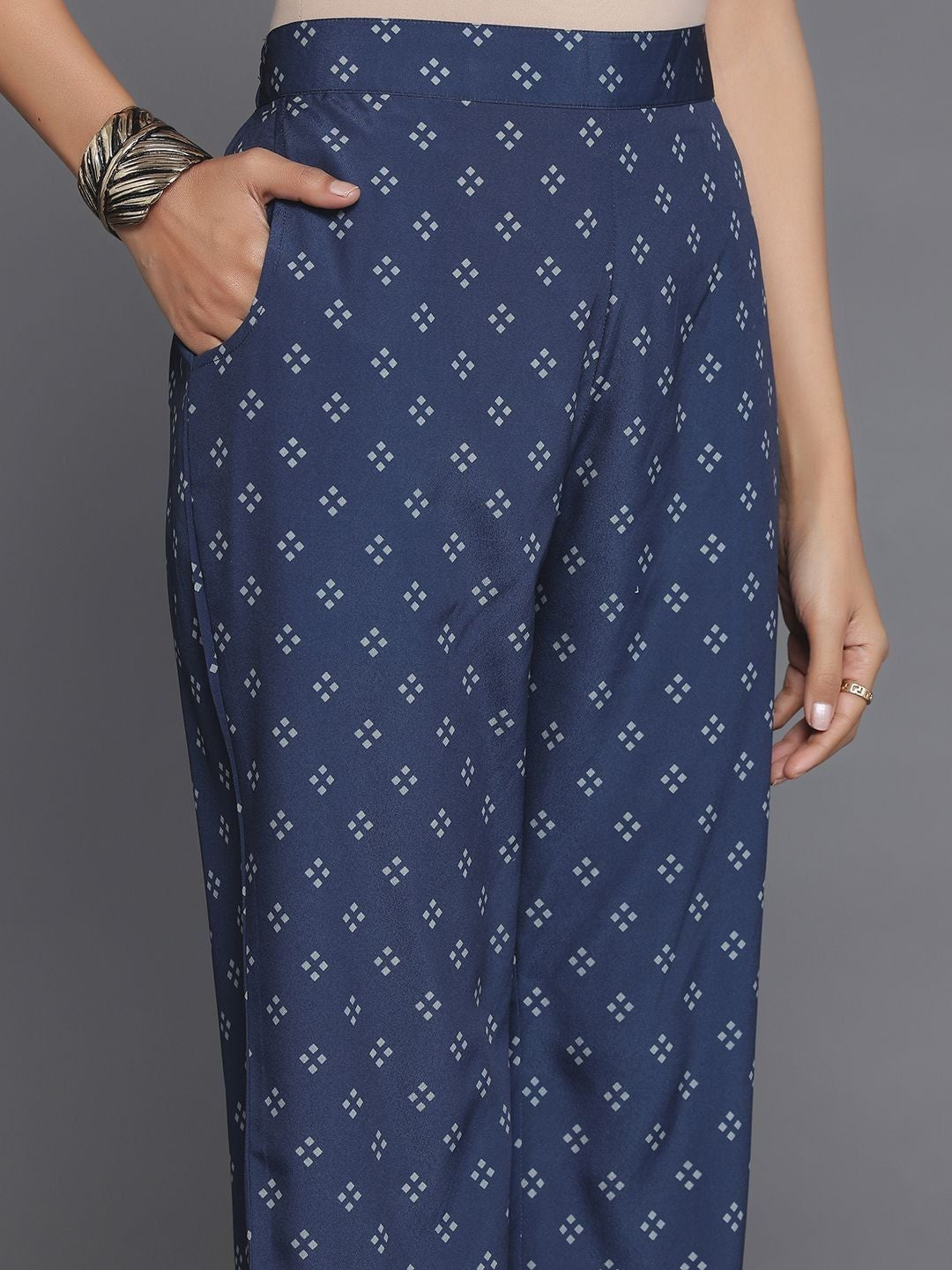 Women Ethnic Motifs Printed Regular Kurta with Trousers