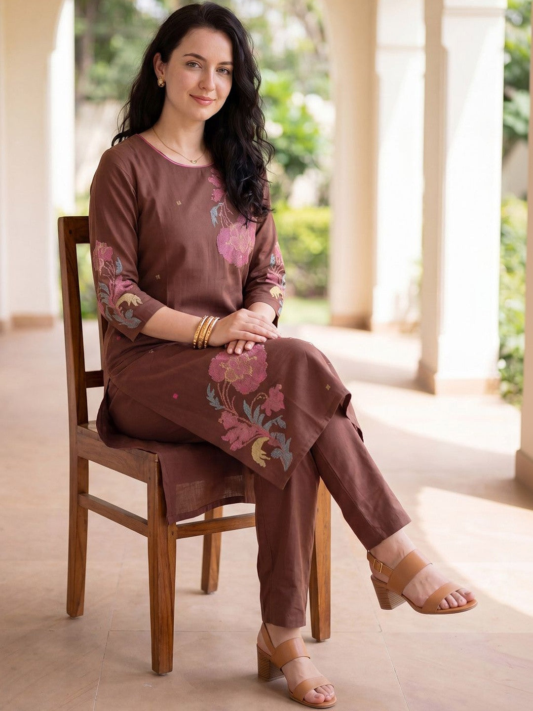 Women Floral Embroidered Regular Thread Work Kurta with Trousers