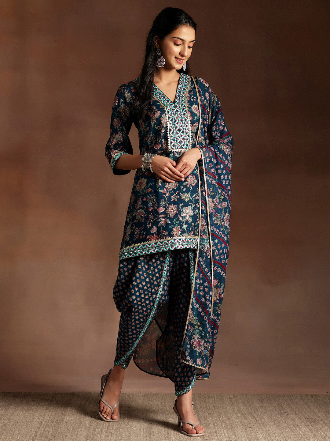 Women Floral Printed Regular Thread Work Kurti with Dhoti Pants & With Dupatta