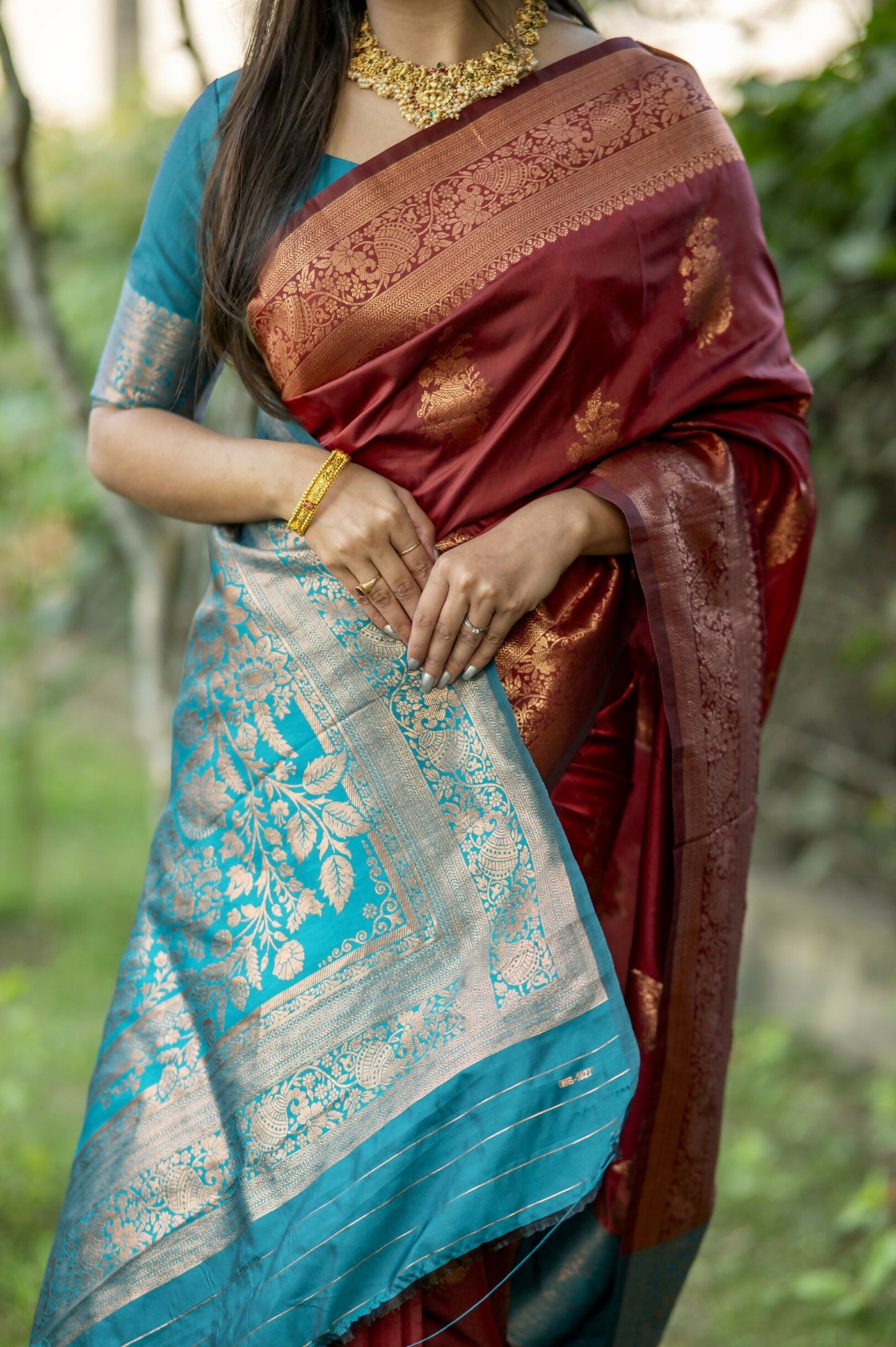 Women Krishna Maroon Saree With Unstiched Blouse