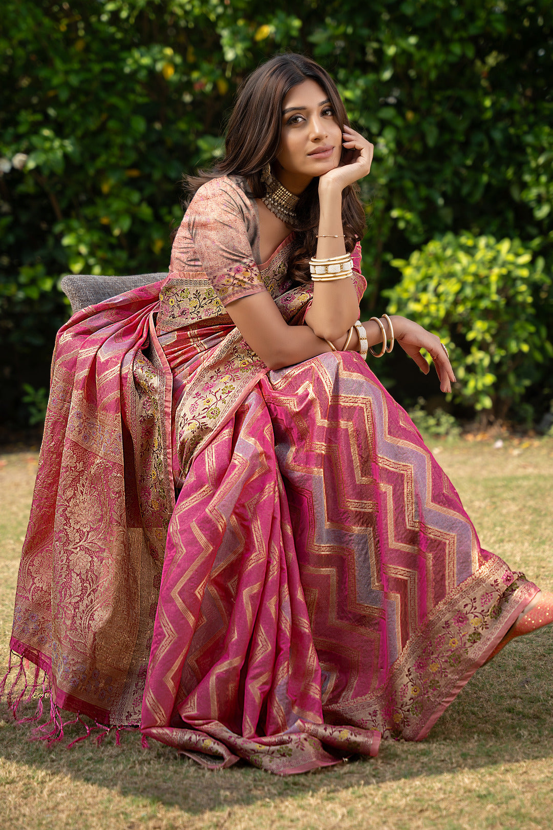 Dhiyona GR Women's Rangkat Fuscia Pink Leheriya Design Banarasi Organza Saree