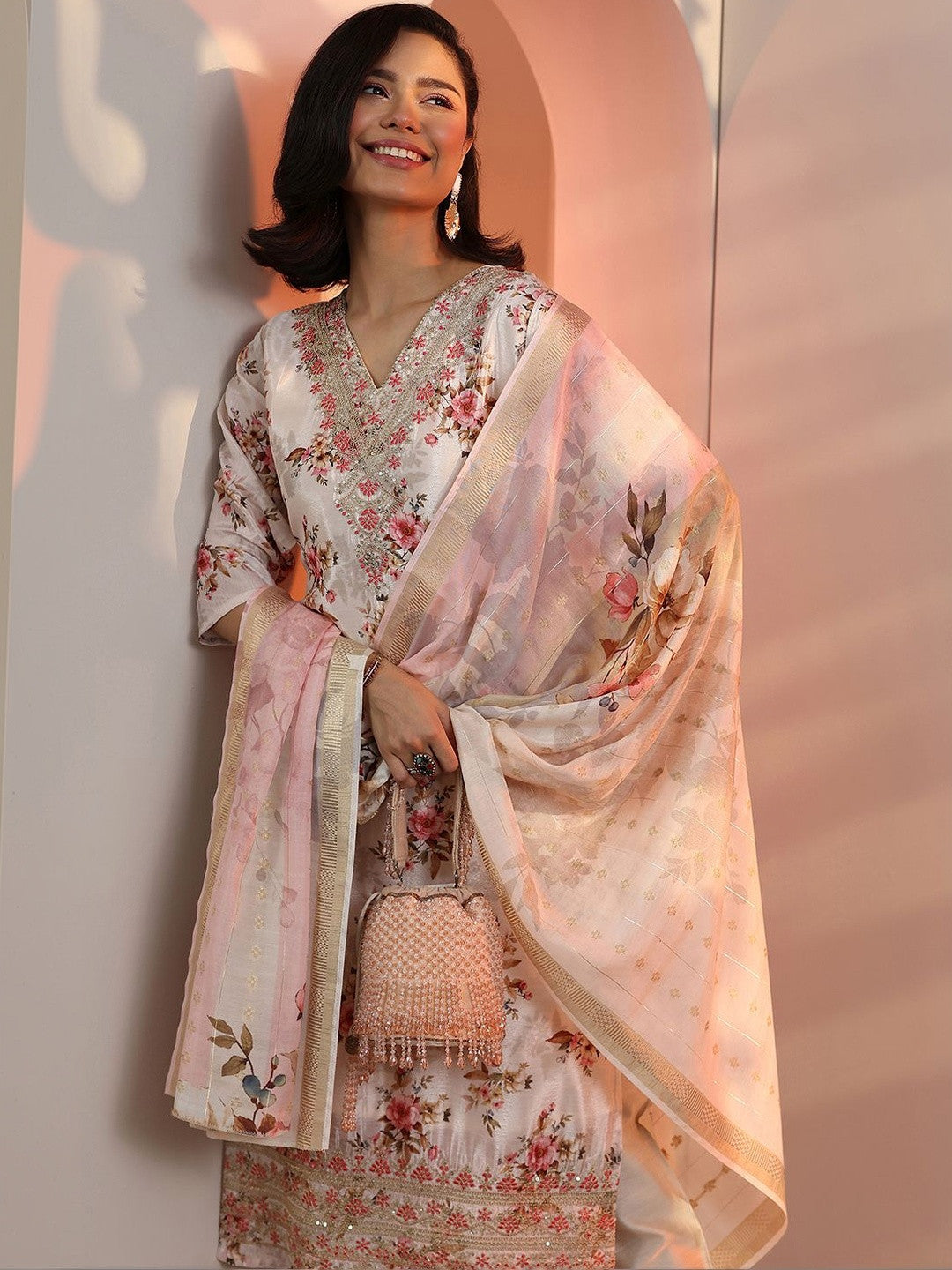 Women Floral Printed Regular Kurta with Trousers & With Dupatta