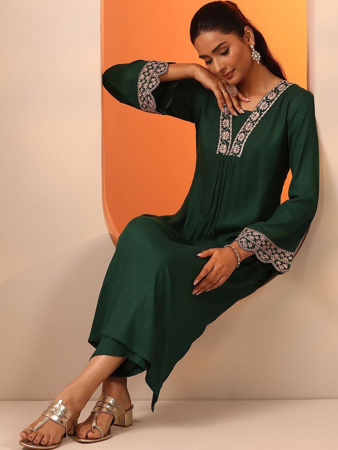 Women Ethnic Motifs Regular Thread Work Kurta with Trousers
